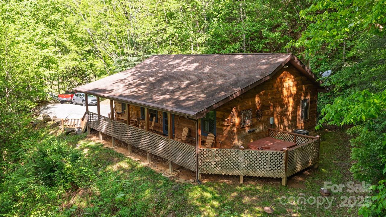 242 Eagles Roost Rd., Bryson City, NC 28713
