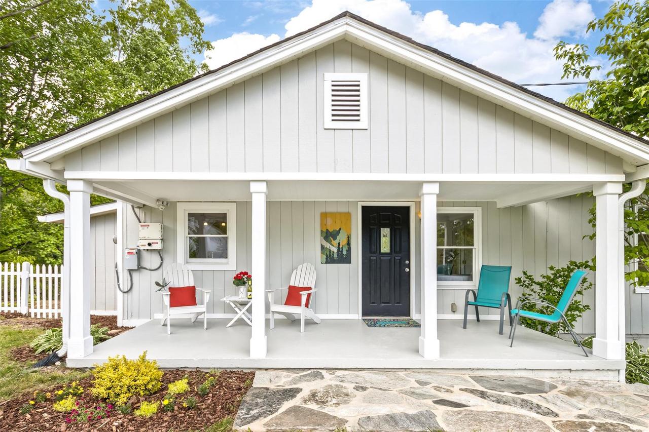 282 Old Toll Cir., Black Mountain, NC 28711
