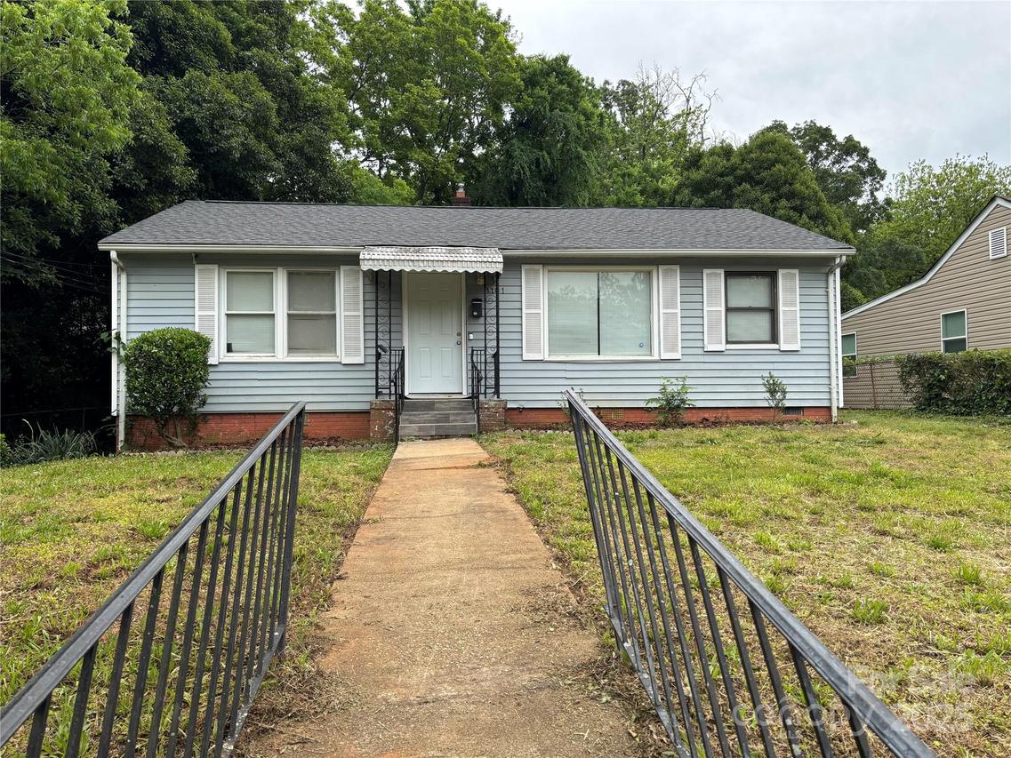 1101 Mona Dr., Charlotte, NC 28206