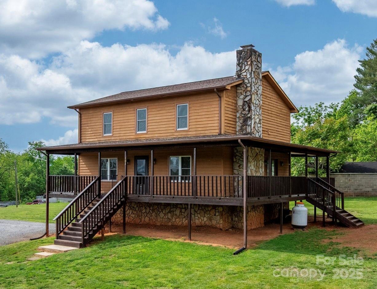 102 B St., Morganton, NC 28655