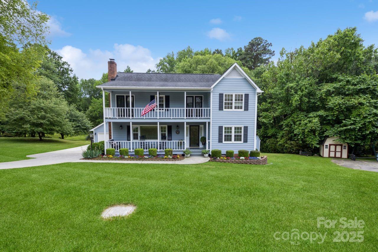 16612 Grapperhall Dr., Huntersville, NC 28078