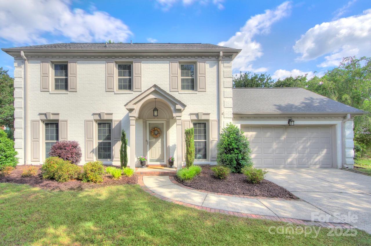 10016 Tealridge Ln., Charlotte, NC 28277