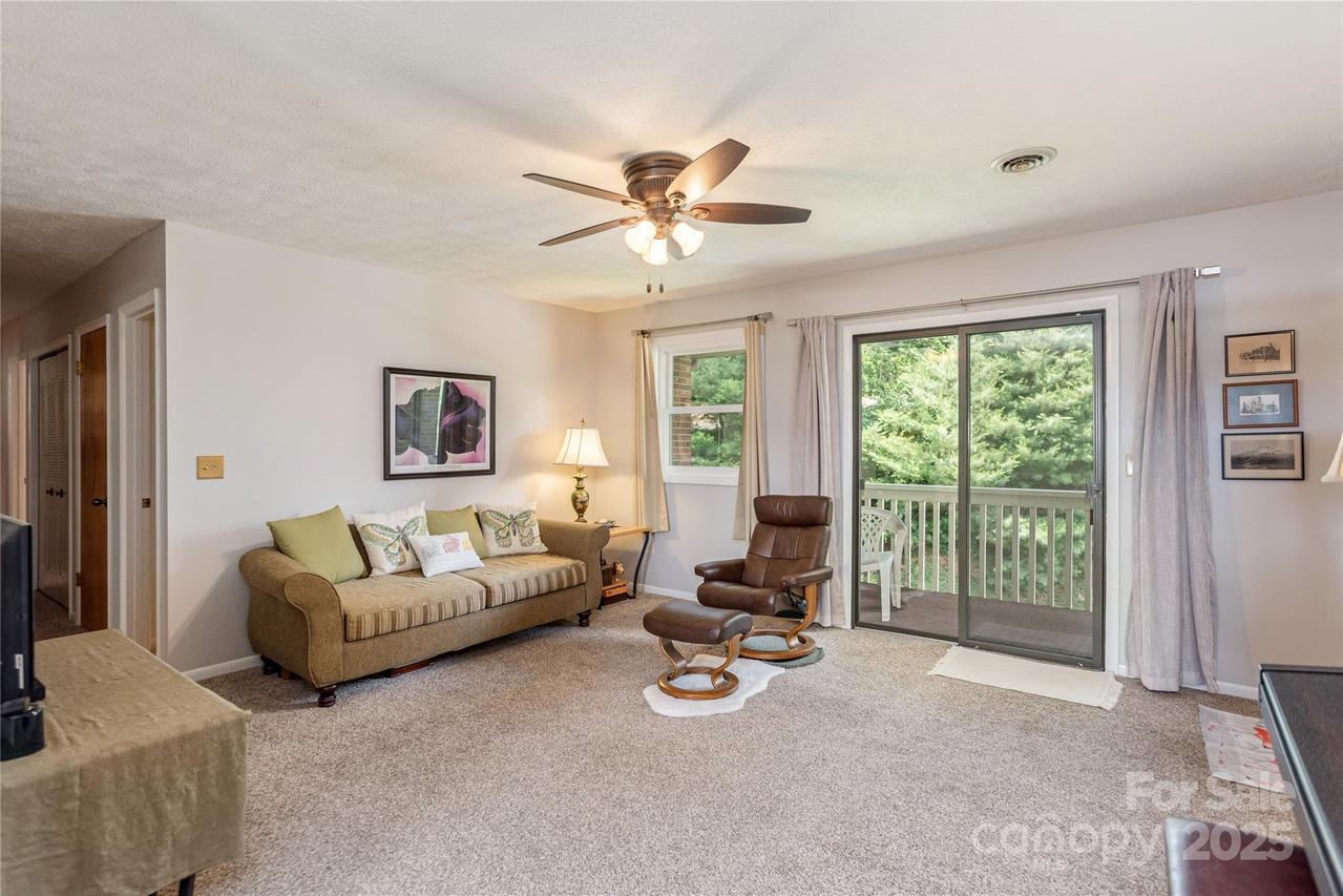 103 Oakwood Pl. #Unit 4, Hendersonville, NC 28792
