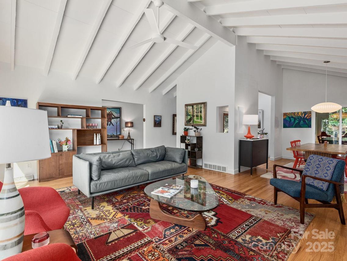 21 Woodbury Rd., Asheville, NC 28804