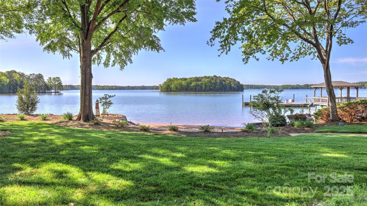 495 Bay Harbour Rd., Mooresville, NC 28117