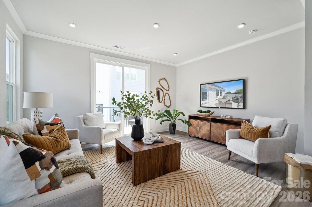 2009 Clarksdale Dr. #39, Charlotte, NC 28206