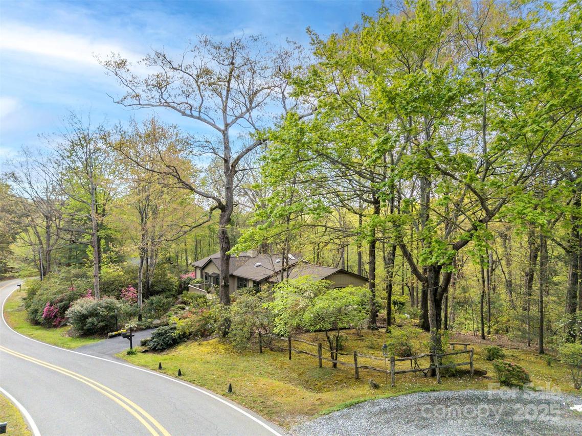 432 Dogwood Tr., Tryon, NC 28782