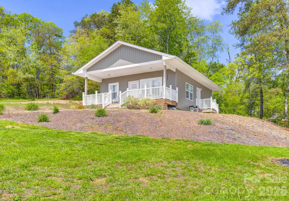 106 Thistle Field Dr., Asheville, NC 28806