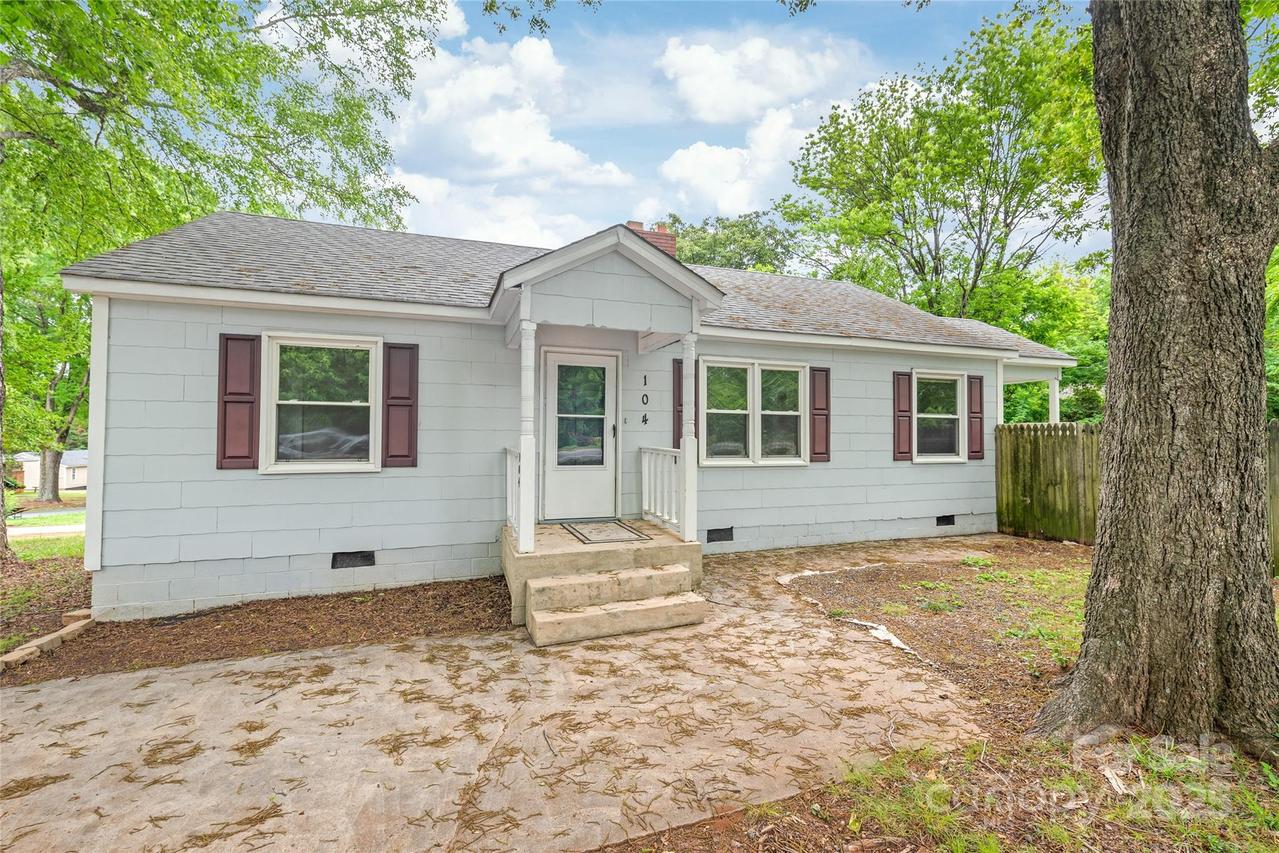 104 Willetta Dr., Charlotte, NC 28217