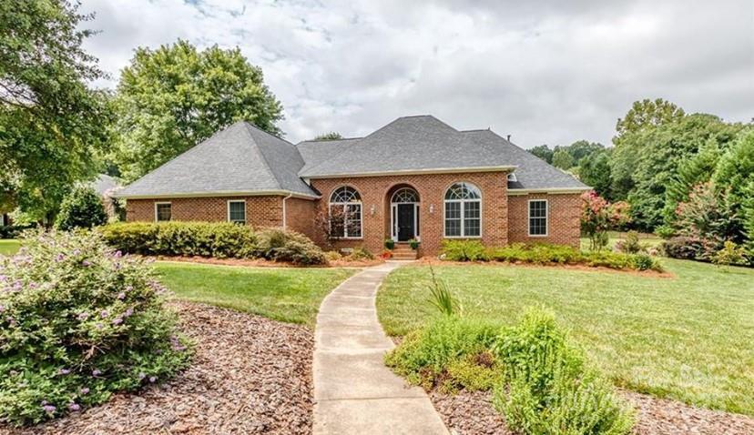 1337 NW Braeburn Rd., Concord, NC 28027