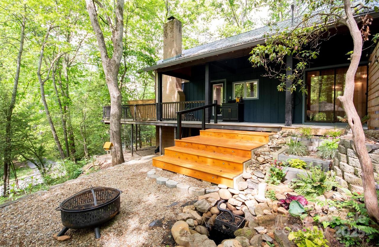 37 Geneva Cir. #1/2, Franklin, NC 28734