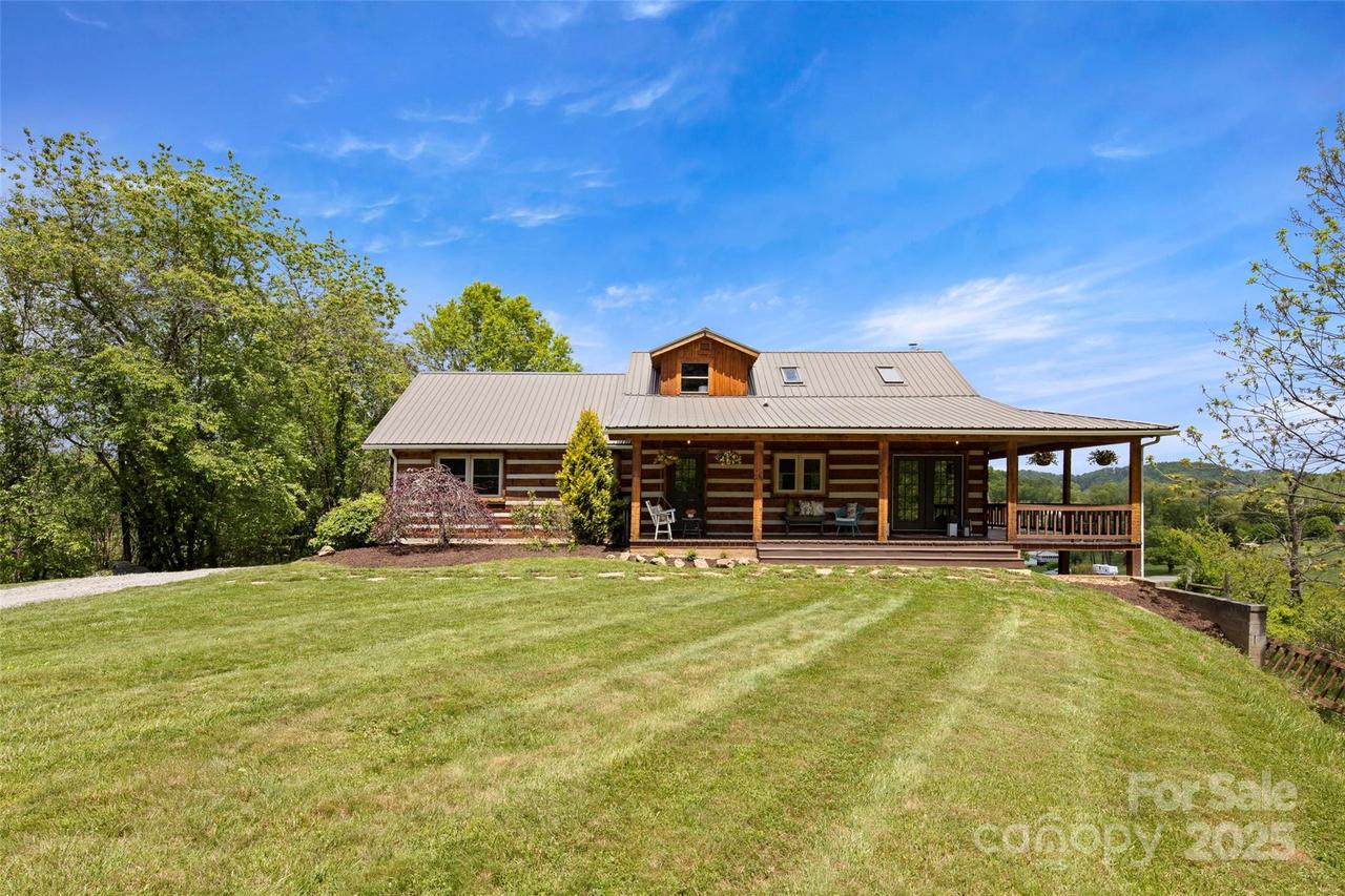 225 Ford Rd., Waynesville, NC 28786