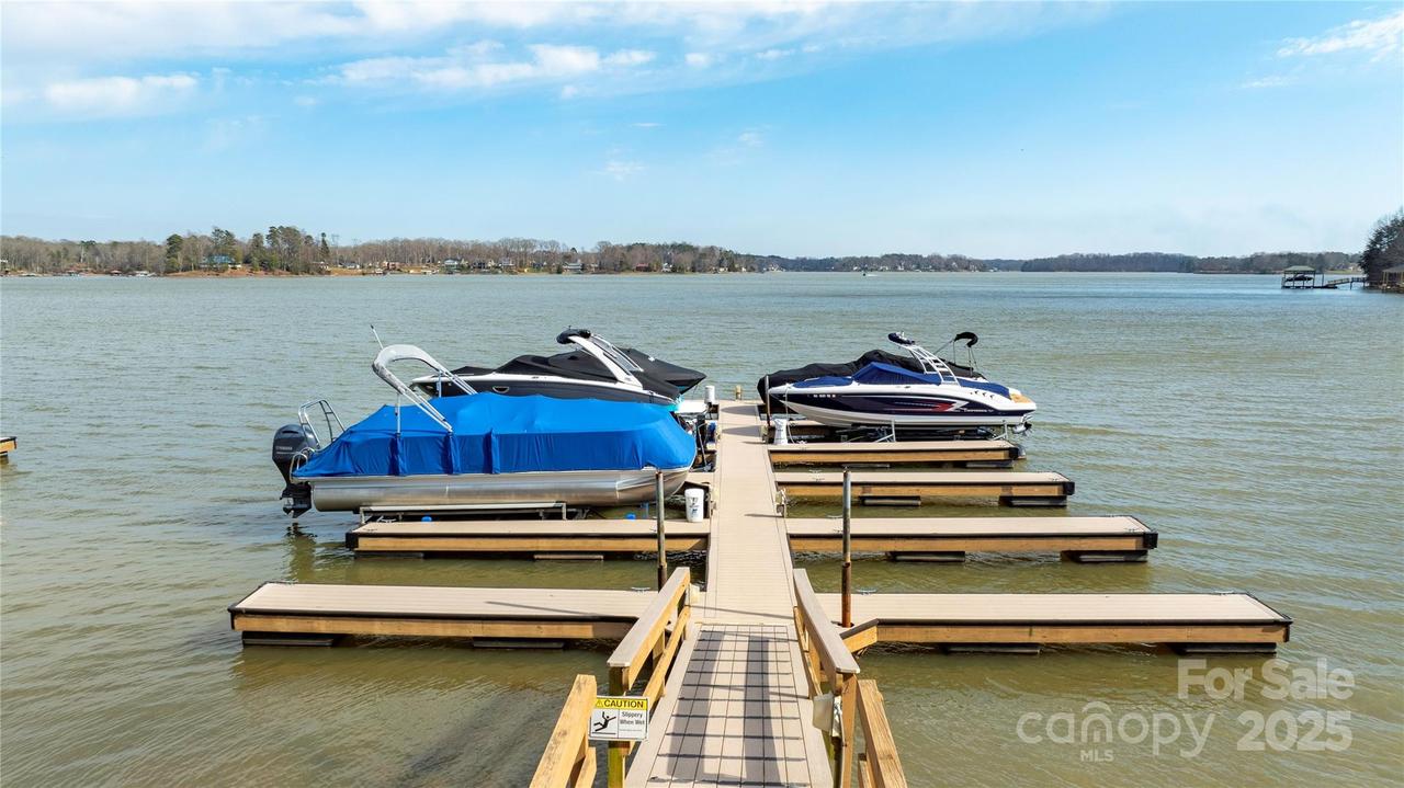 2301 Northview Harbour Dr., Sherrills Ford, NC 28673