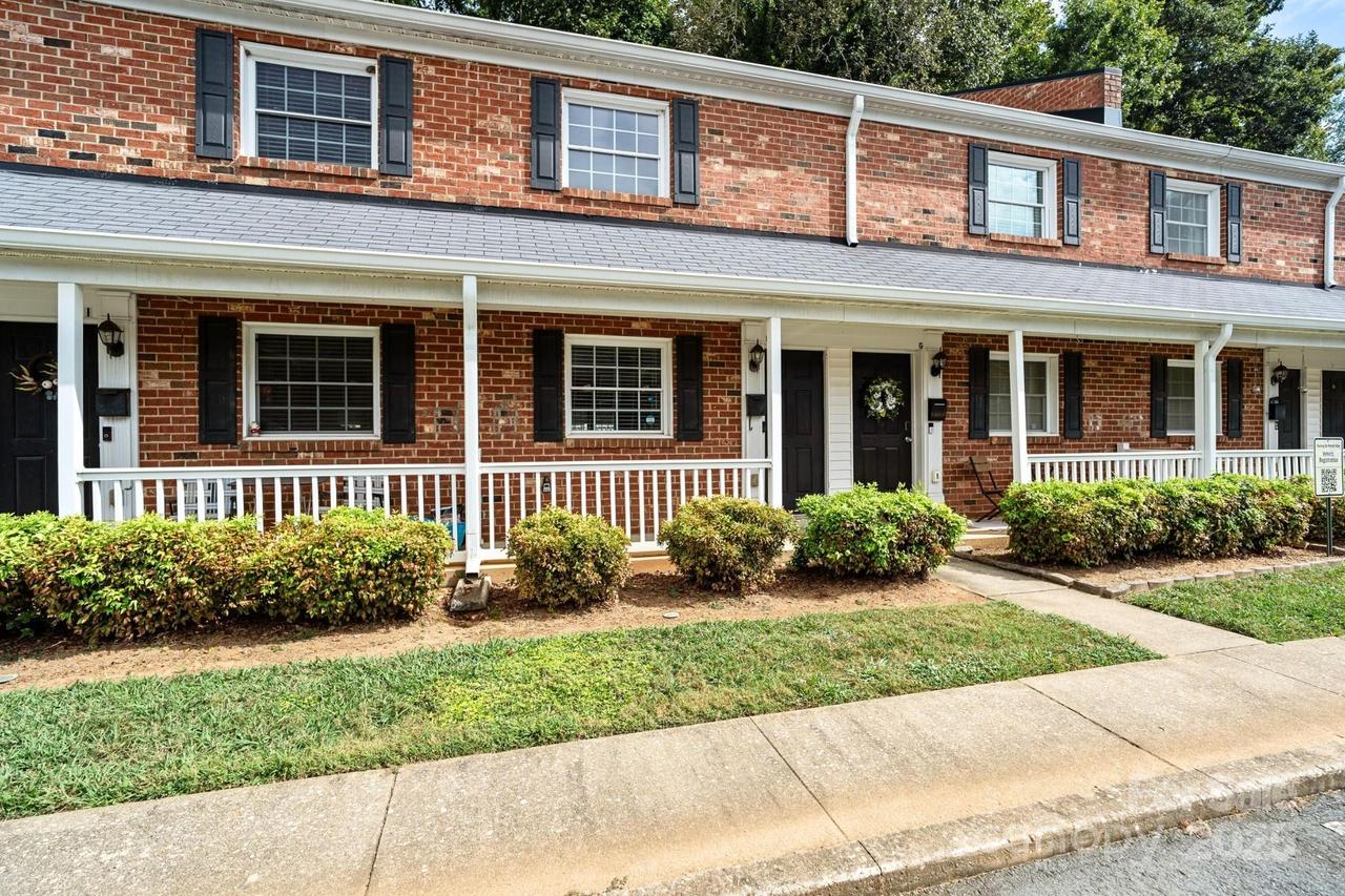 1215 Green Oaks Ln. #H, Charlotte, NC 28205