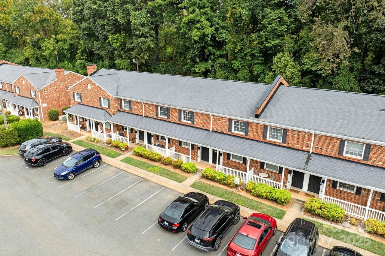 1215 Green Oaks Ln. #H, Charlotte, NC 28205