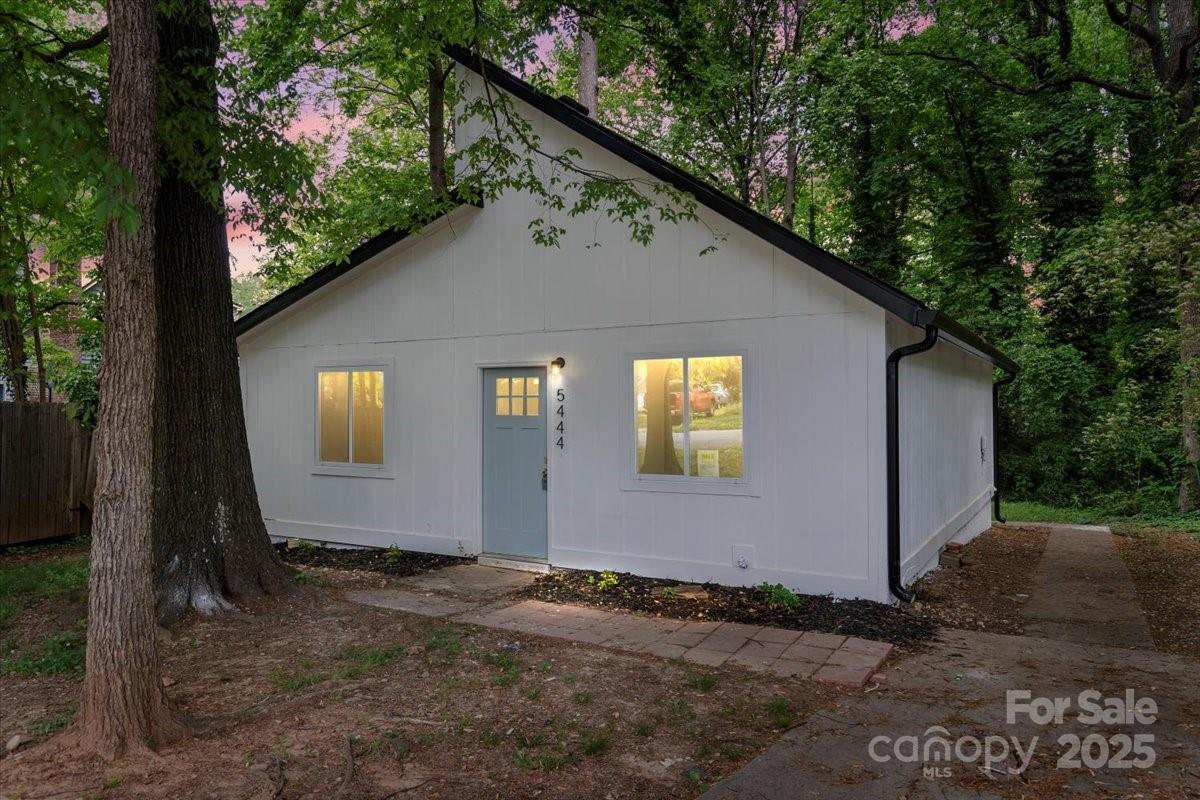 5444 Datha Ave., Charlotte, NC 28269