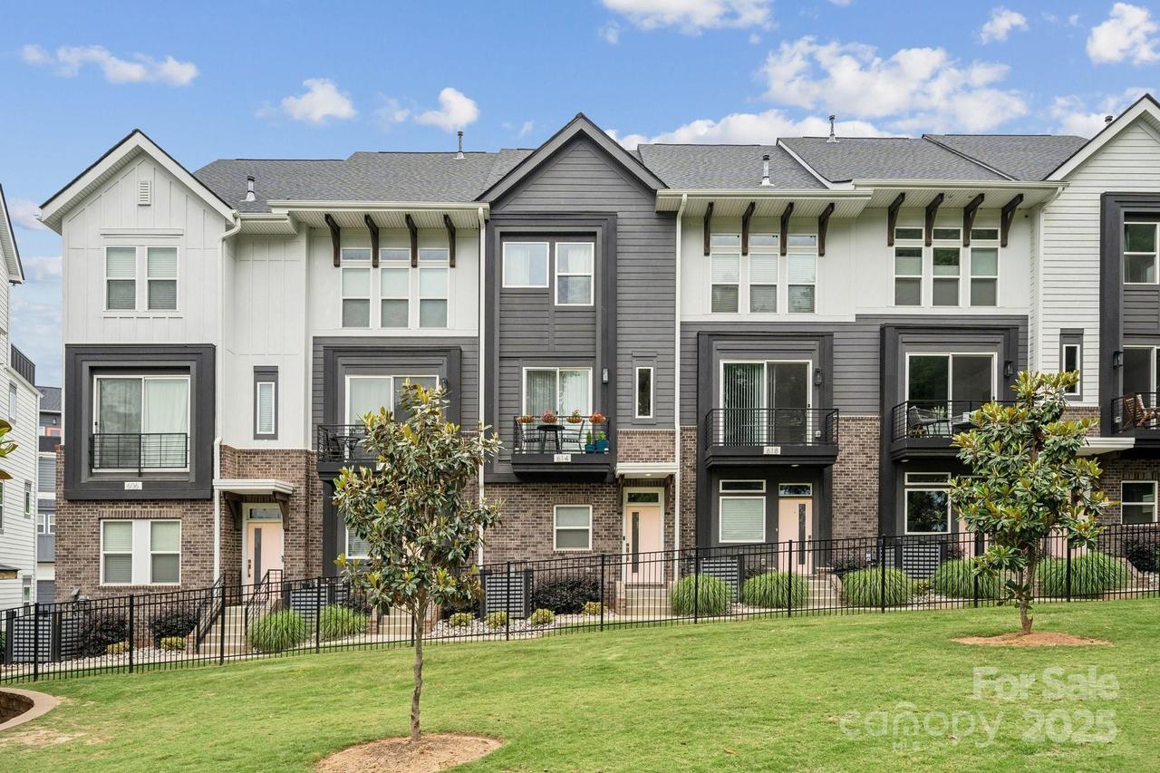 614 West End Dr., Charlotte, NC 28208