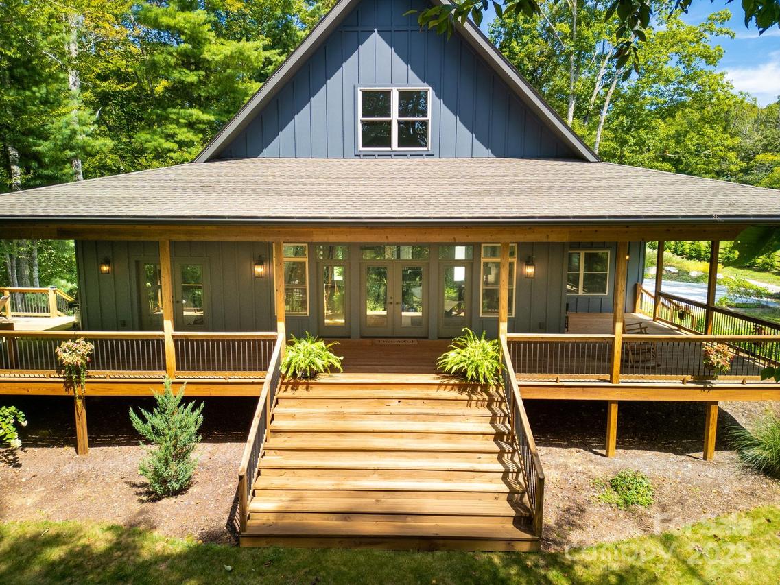 628 Brush Creek Rd., Fairview, NC 28730