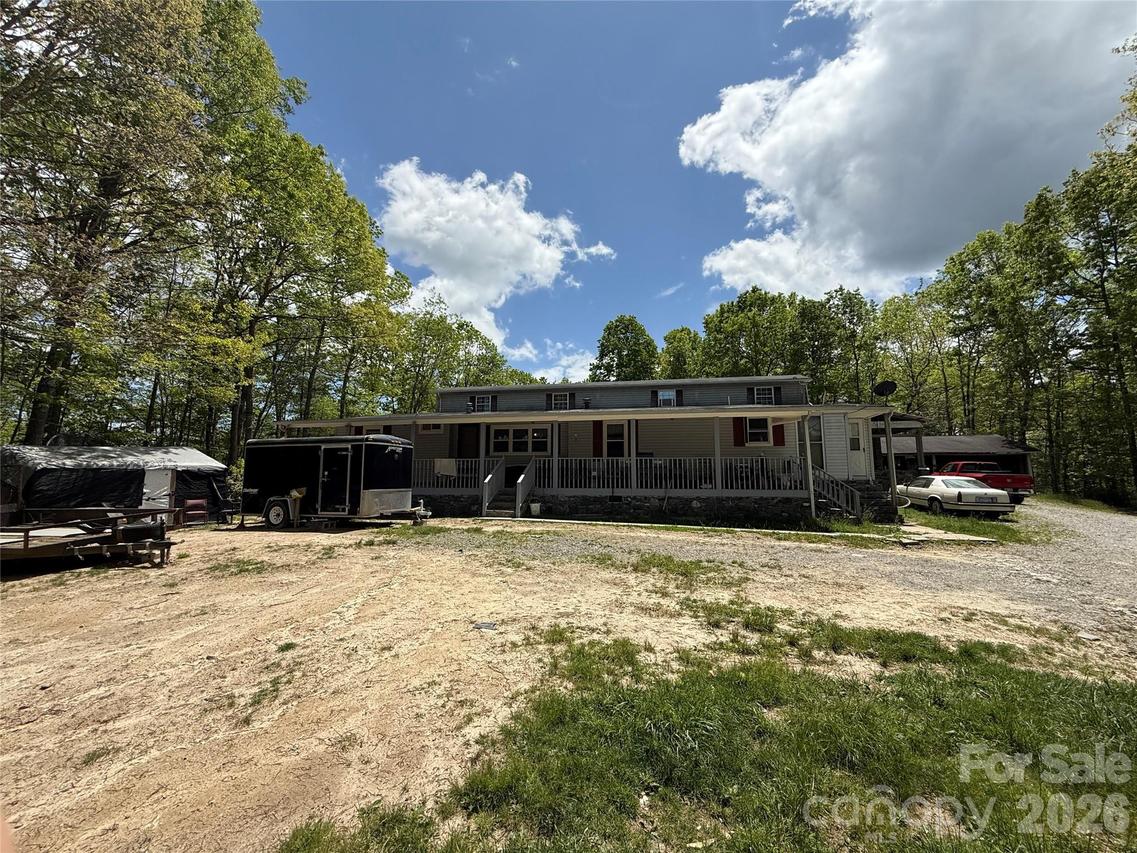 630 Deer Chase Cir., Cedar Mountain, NC 28718