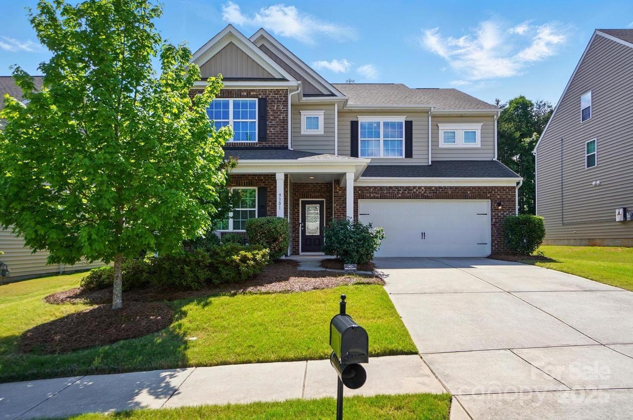 9301 Swimming Dr., Harrisburg, NC 28075