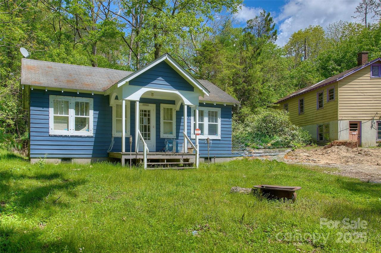 161 Highland Ave., Spruce Pine, NC 28777
