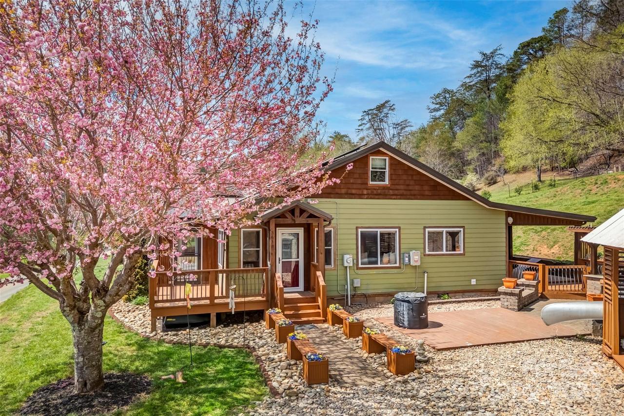3610 Collettsville Rd., Lenoir, NC 28645