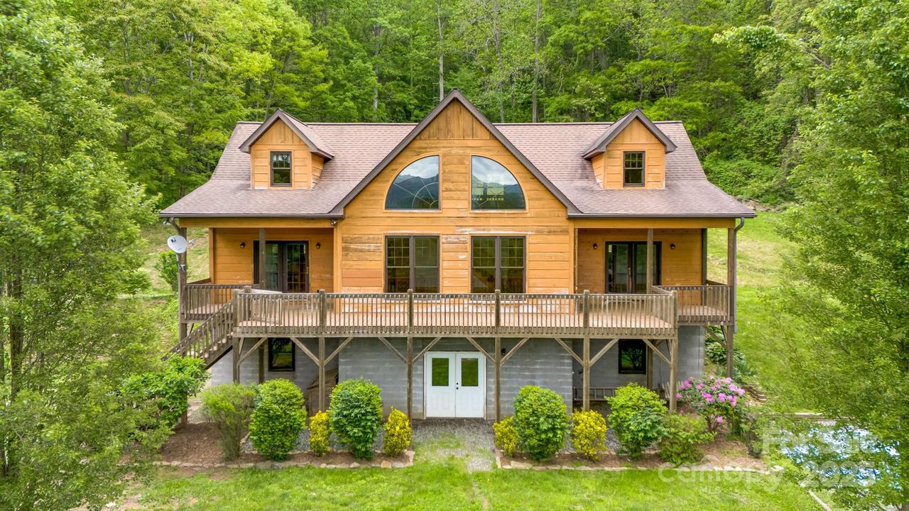 110 Mailon King Rd., Leicester, NC 28748
