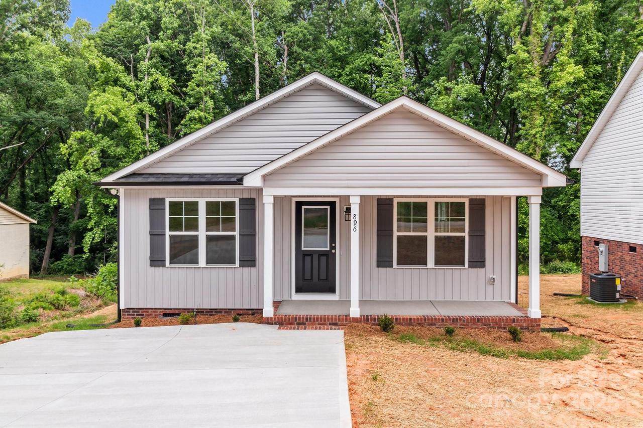 896 Oval St., Kannapolis, NC 28081