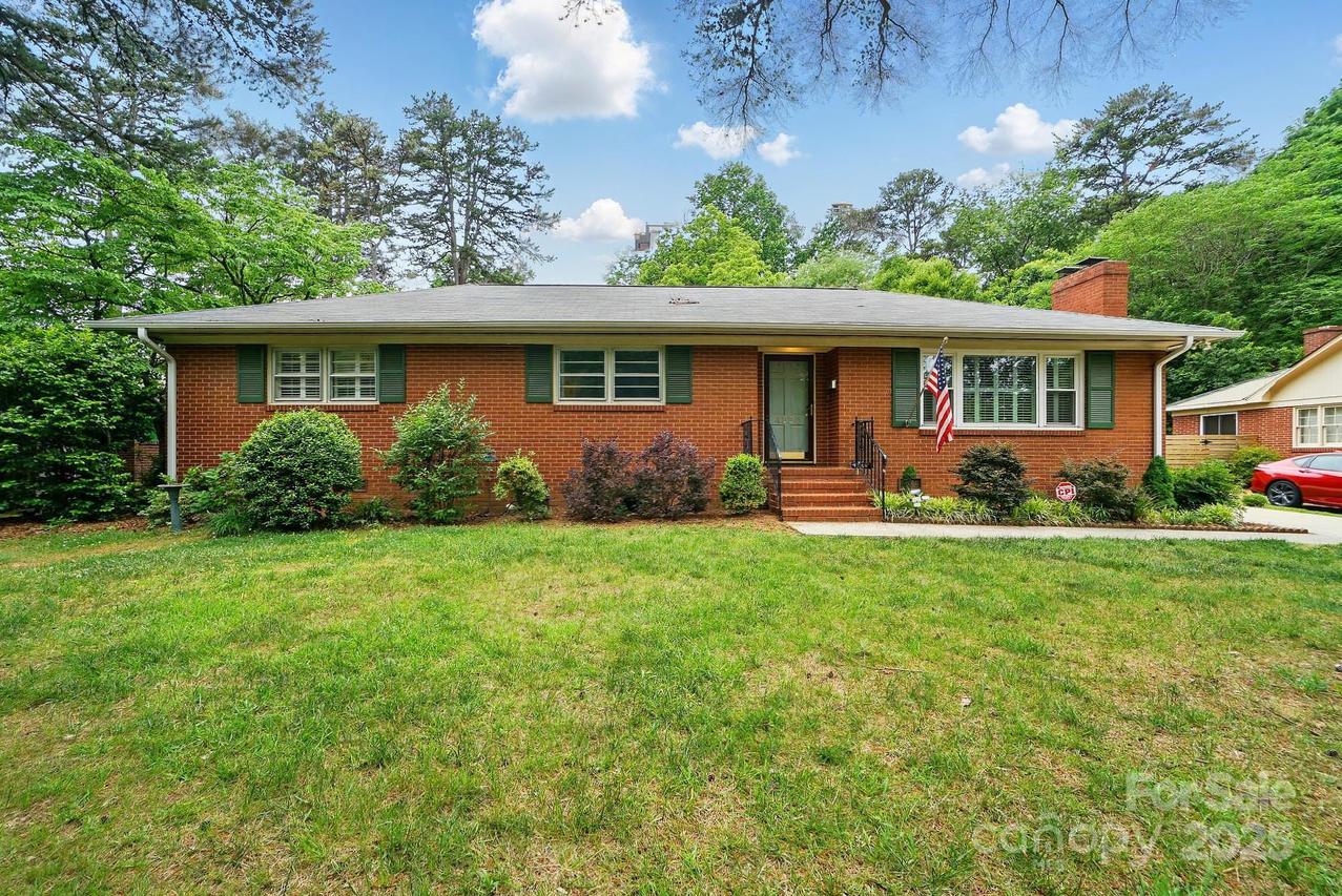 4220 Castlewood Rd., Charlotte, NC 28209