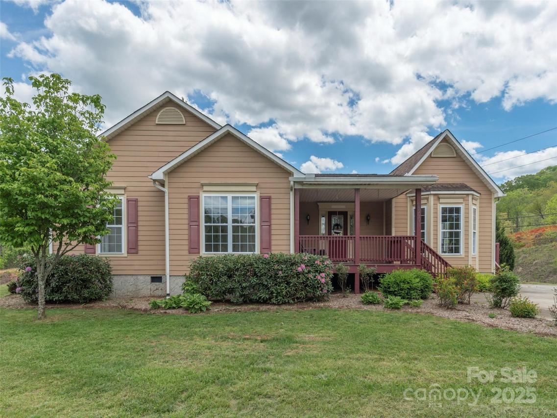 2600 Crabtree Rd., Waynesville, NC 28785