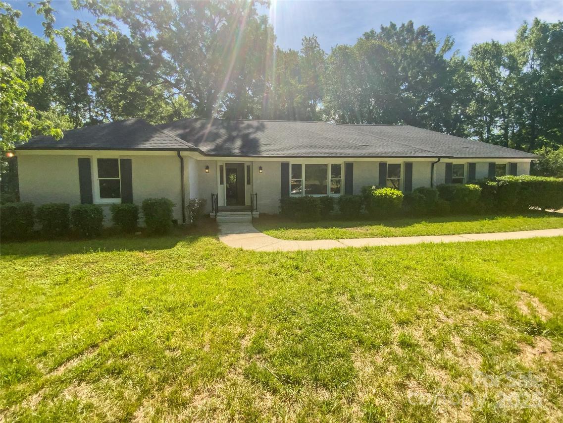 5013 Prestwick Ln., Charlotte, NC 28212