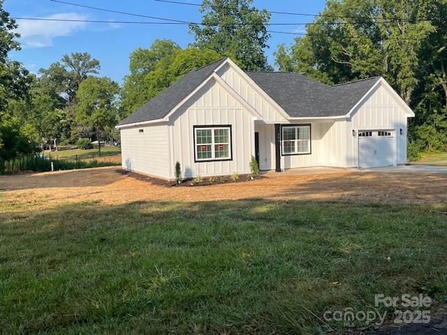 302 W Second St., Lowell, NC 28098