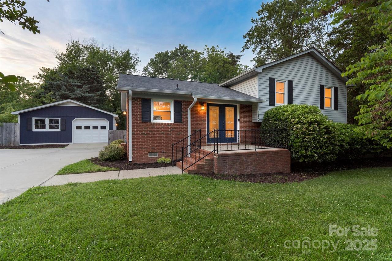 15333 Catawba Cir., Matthews, NC 28104