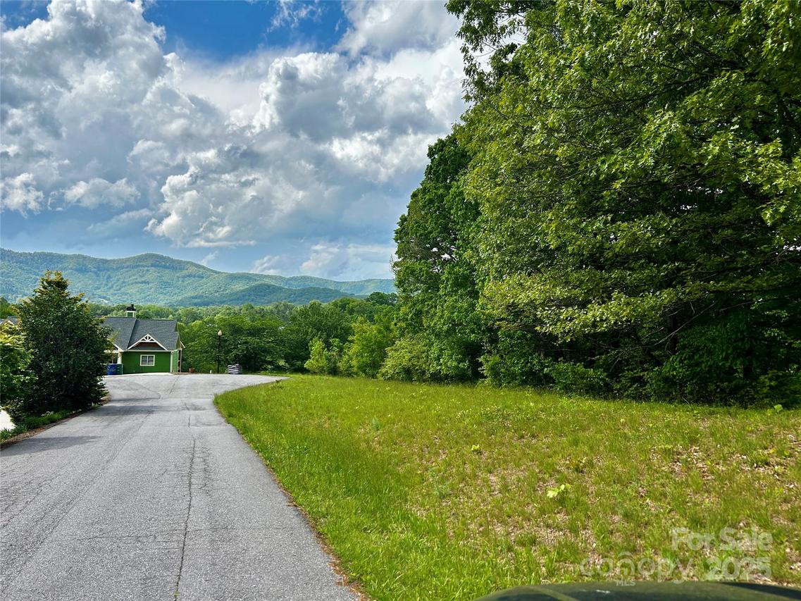 28 Lauren Ln. #19, Candler, NC 28715