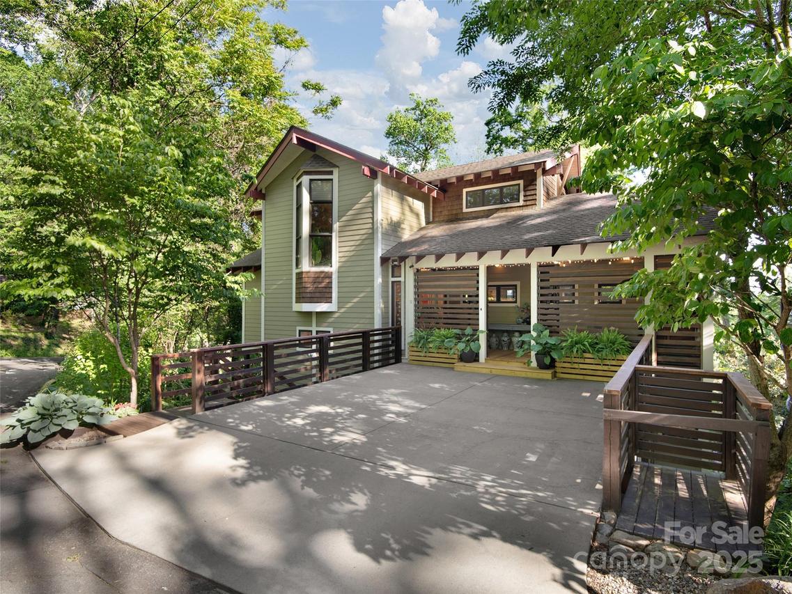 11 Kenilworth Rd., Asheville, NC 28803