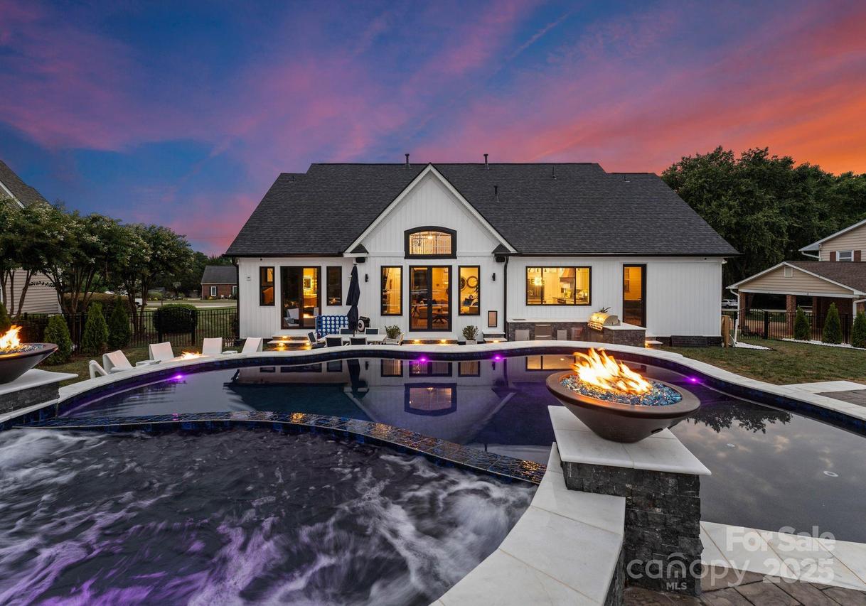 120 Lakeshore Dr., Mooresville, NC 28117