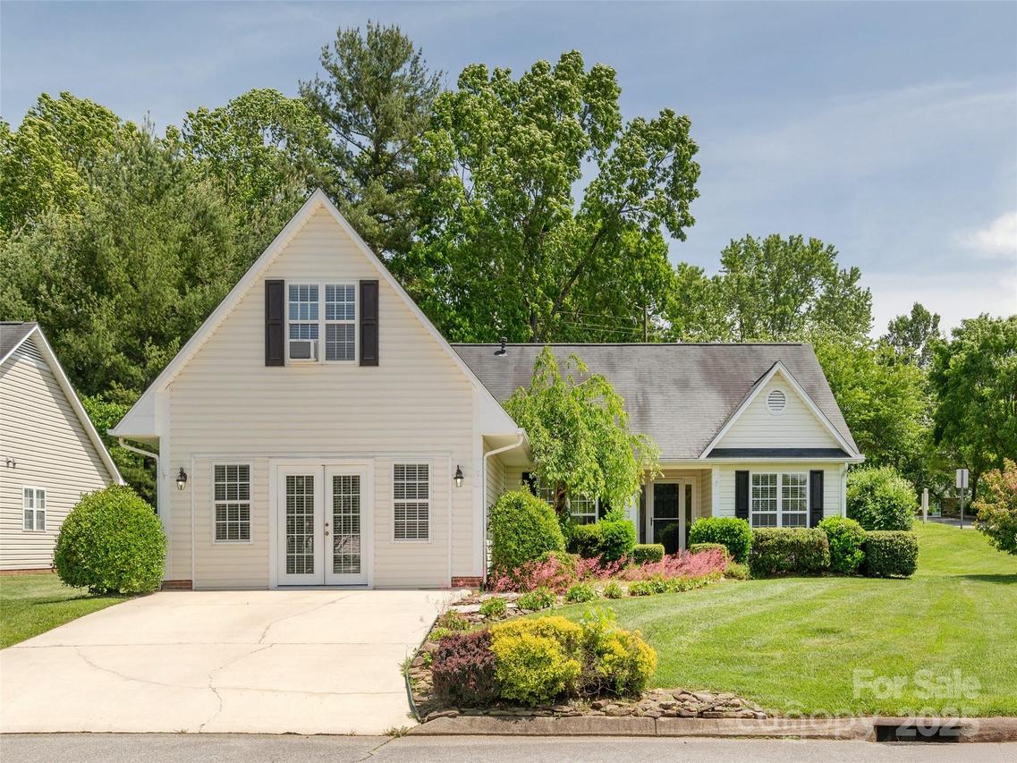 14 Stonehollow Rd., Fletcher, NC 28732