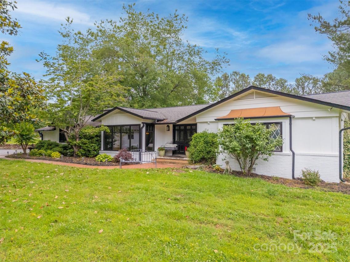 64 Persimmon Hill Dr. #4, Columbus, NC 28722