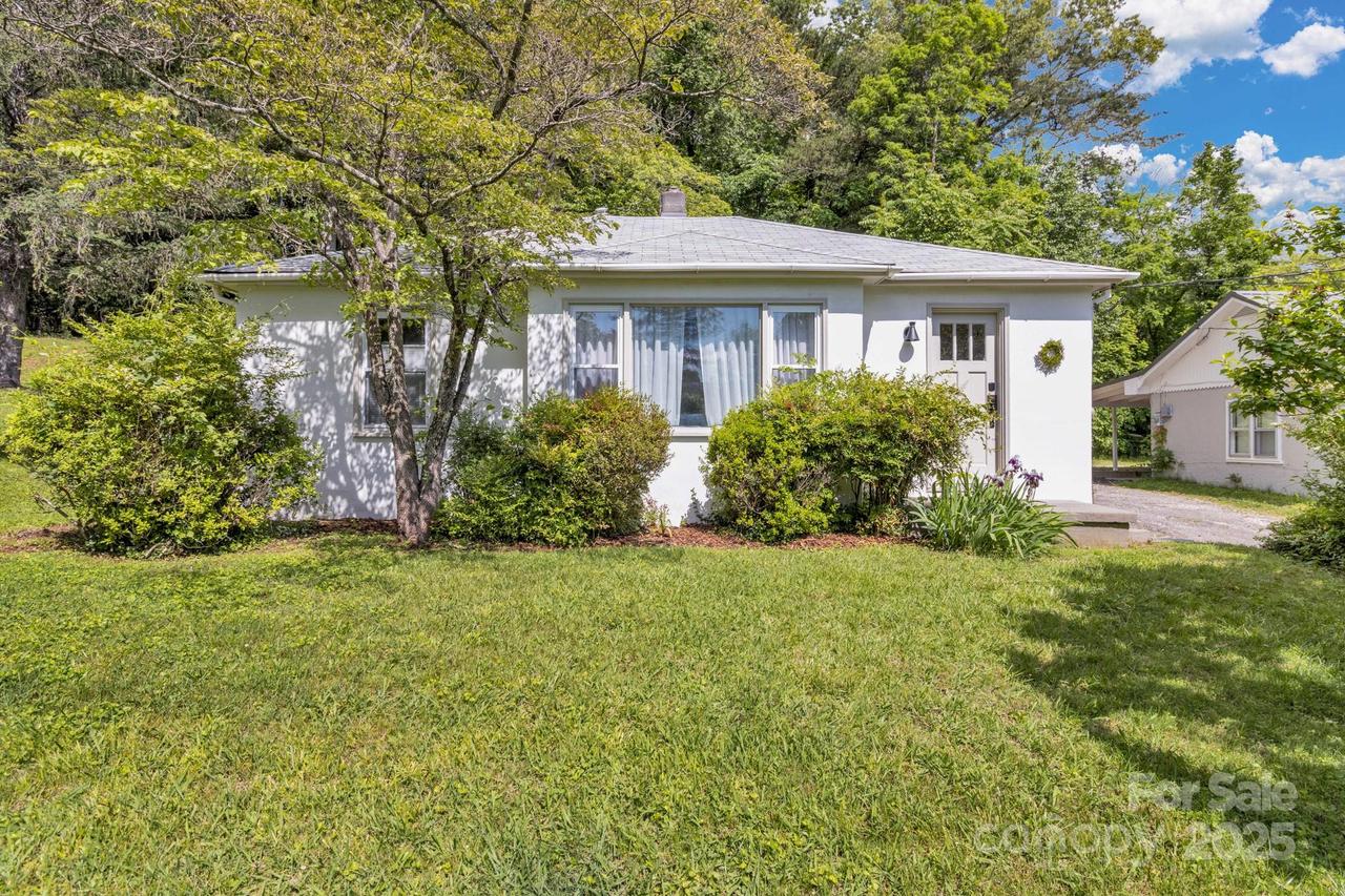 241 Bear Creek Rd., Asheville, NC 28806