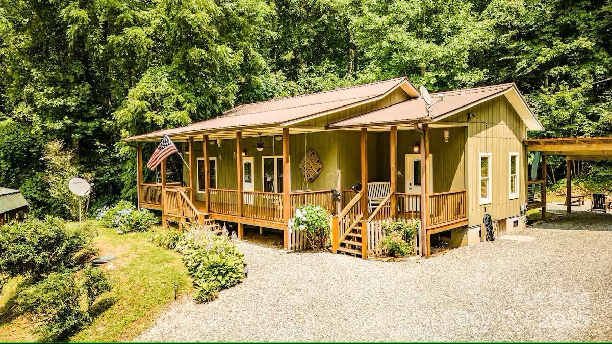 21 Sassafras Dr., Bryson City, NC 28713