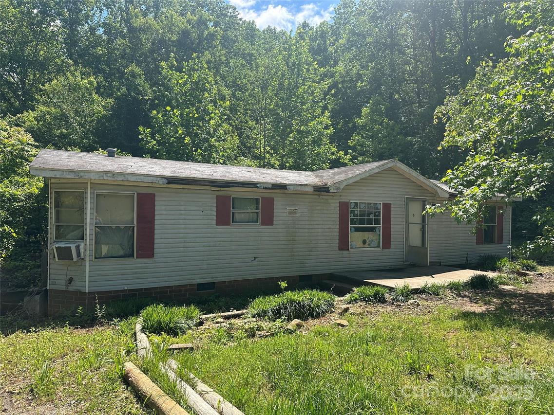 156 Hurst Dr., Statesville, NC 28677