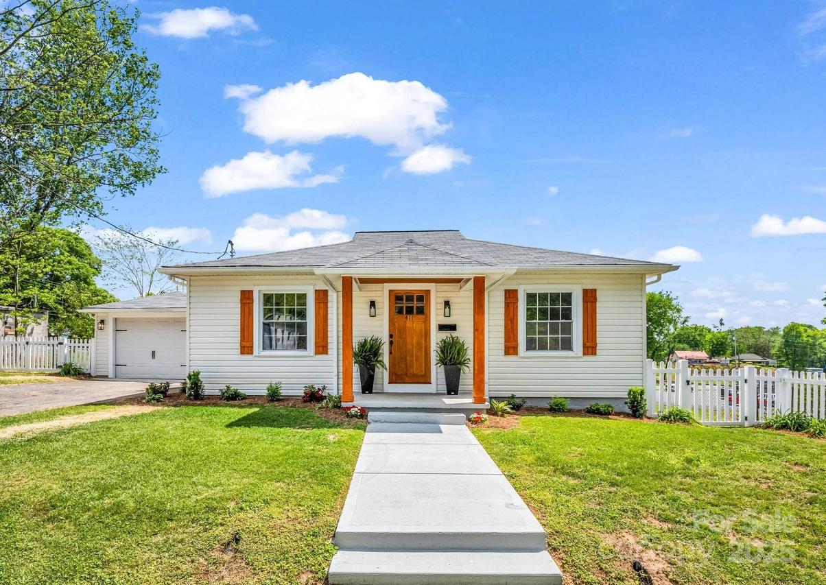 411 W Sycamore St., Lincolnton, NC 28092