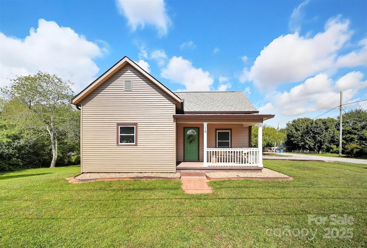 10 Lake St., Granite Falls, NC 28630