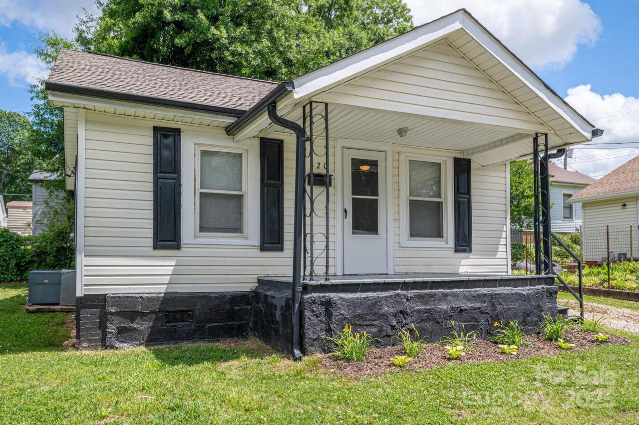 520 E Maple Ave., Gastonia, NC 28054