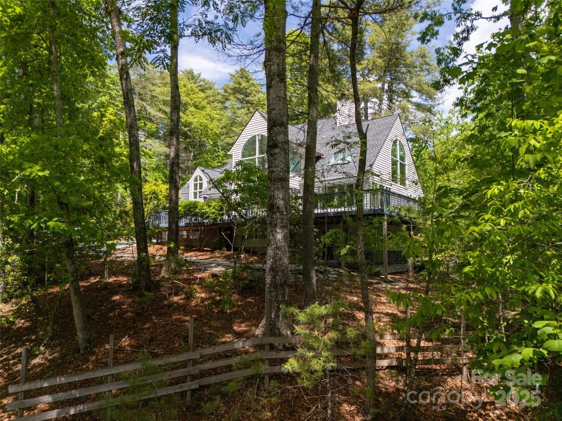 363 Rickel Dr., Hendersonville, NC 28739