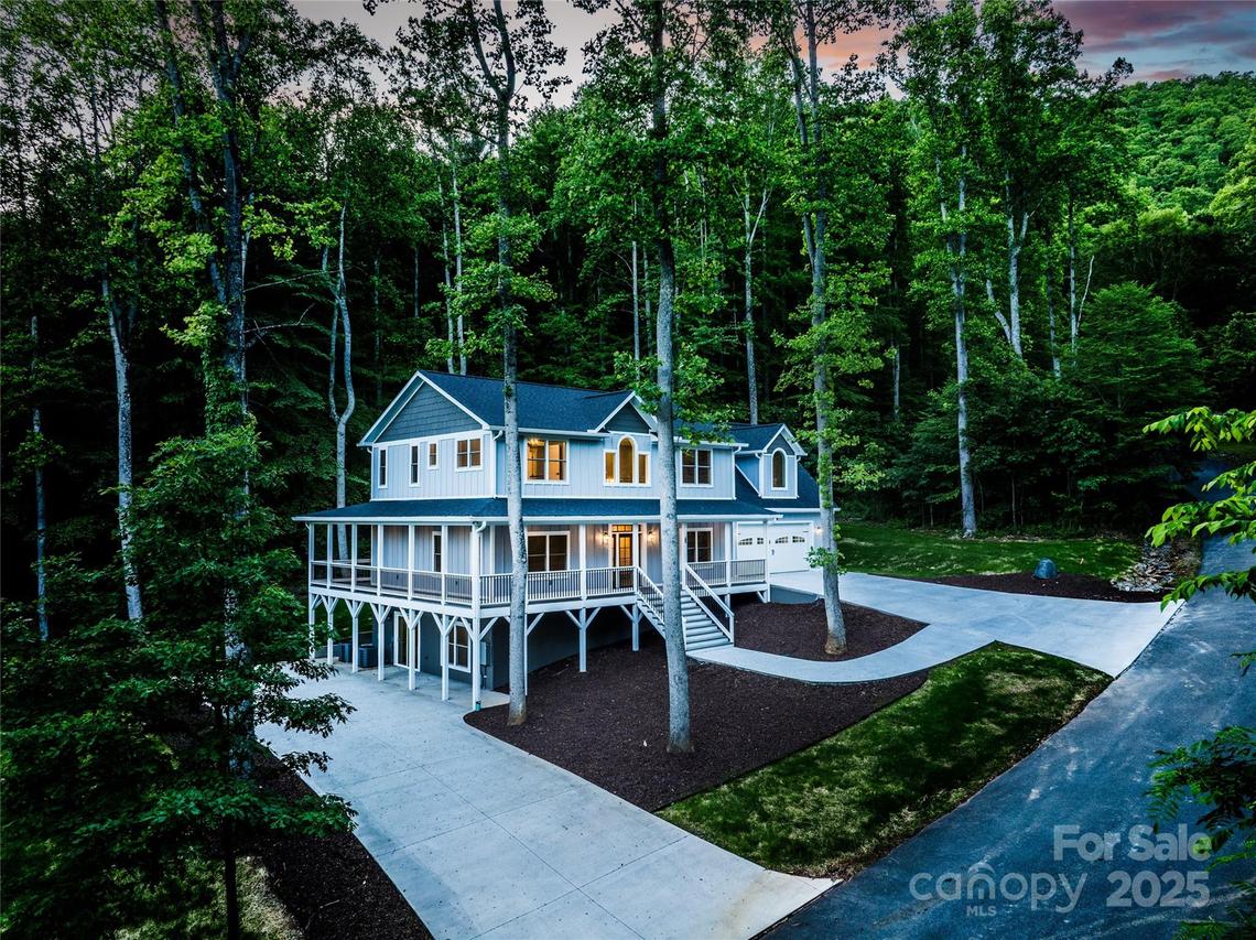 68 Bamboo Tr., Candler, NC 28715