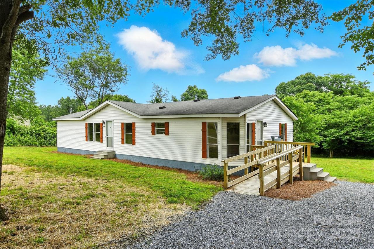 2002 Kingston Rd., Kingstown, NC 28150