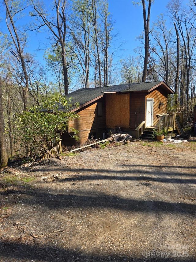 90 Weeping Cherry Forest Rd., Fairview, NC 28730