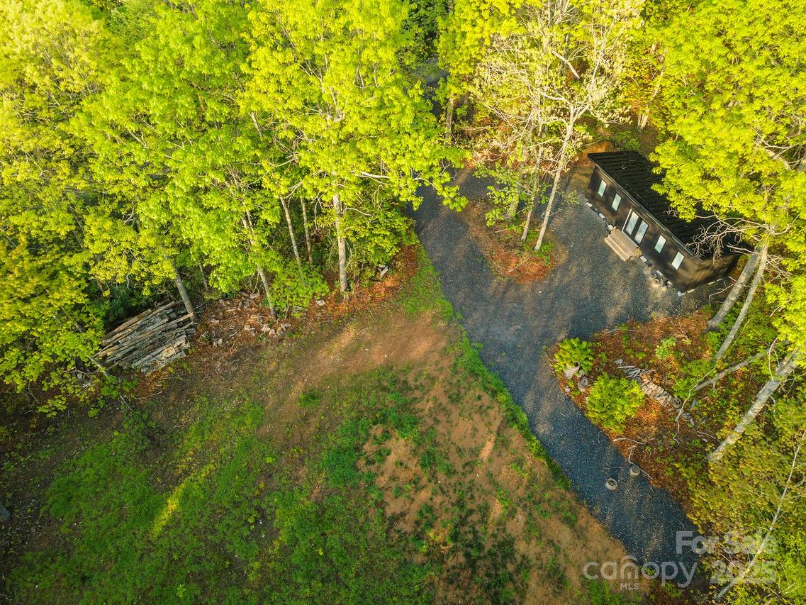 28 Burgin Ridge Rd., Black Mountain, NC 28711
