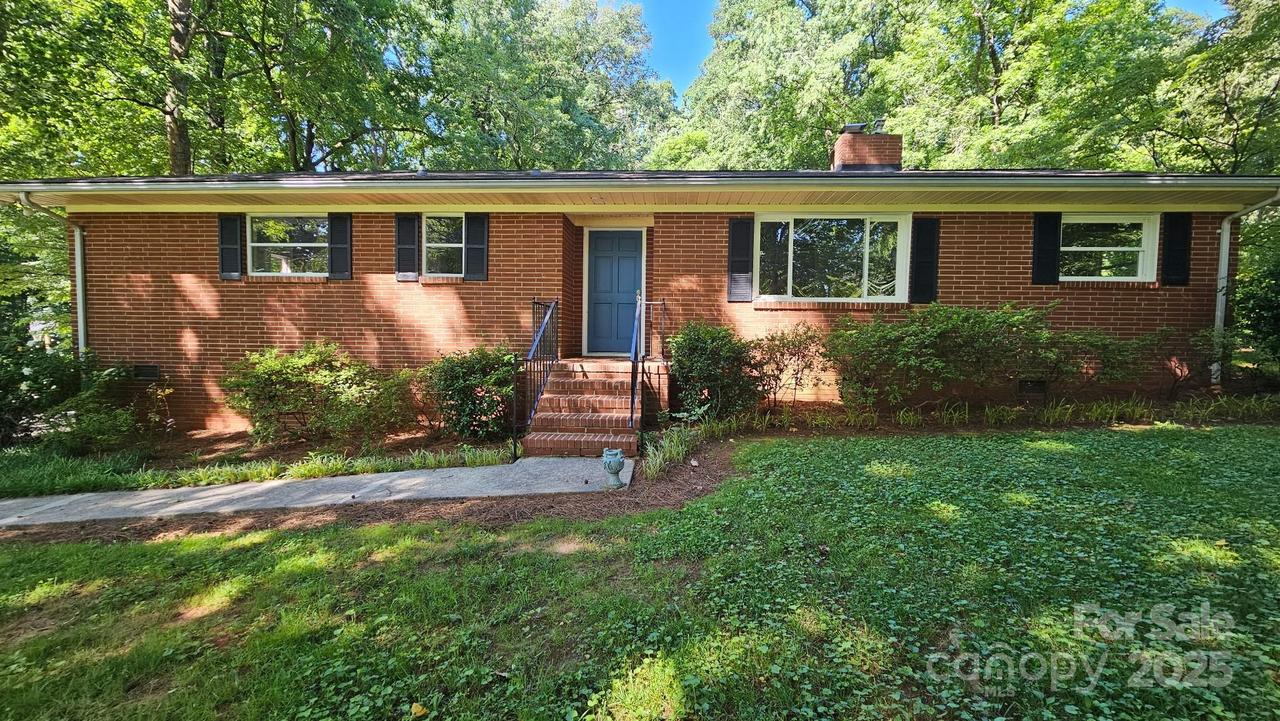 7021 Linda Lake Dr., Charlotte, NC 28215